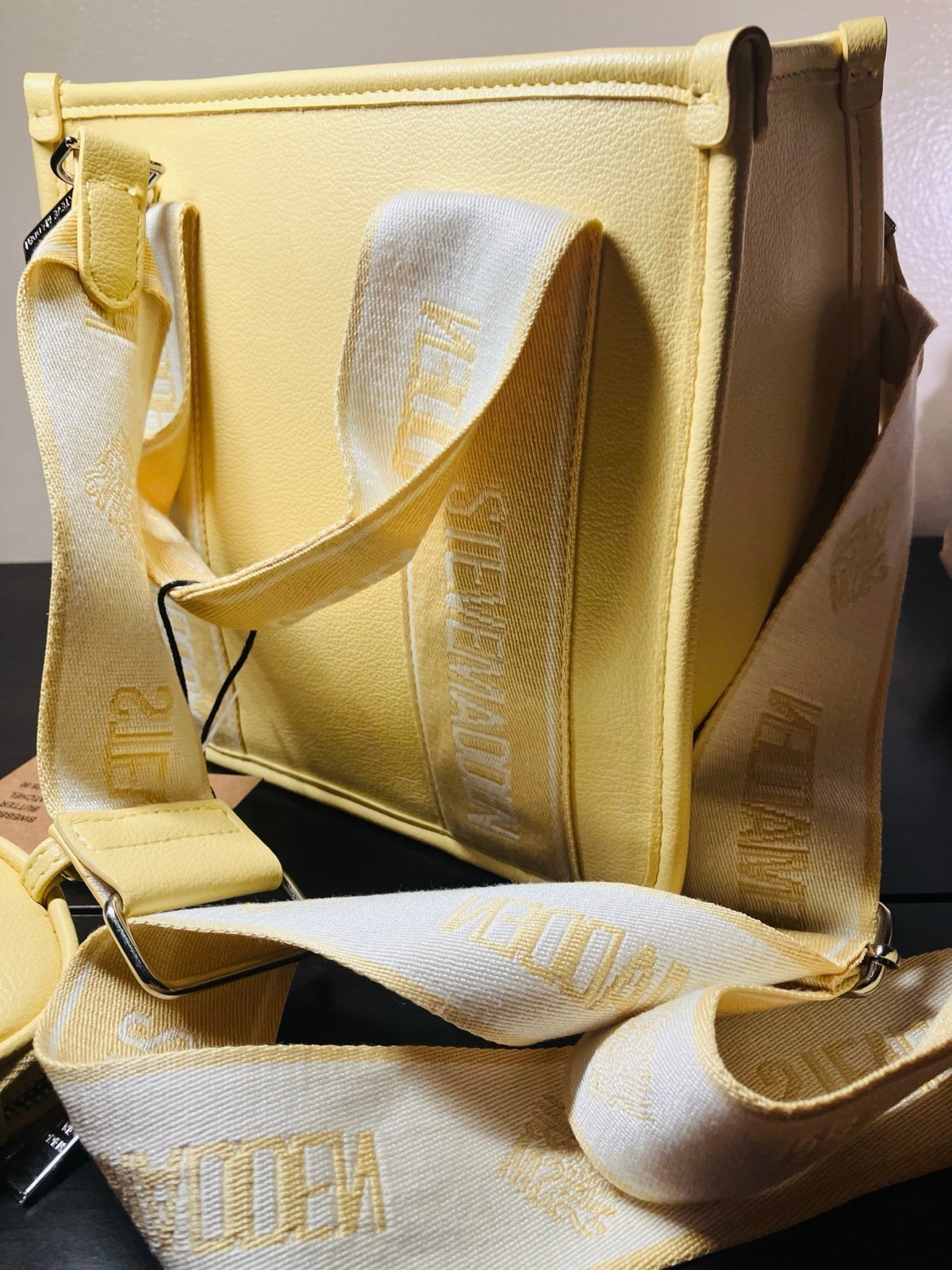 STEVE MADDEN Handbag & Crossbody