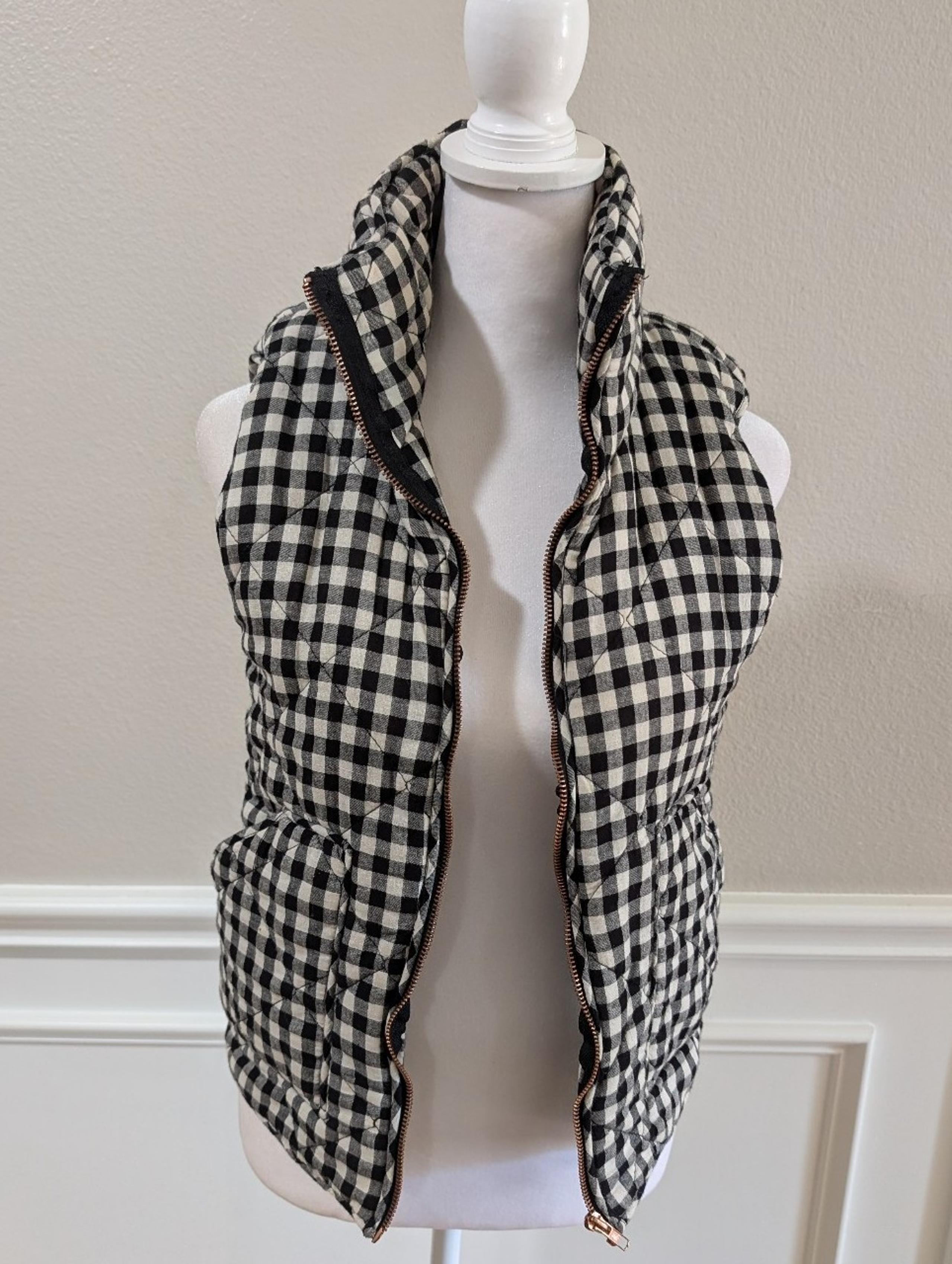 Peach Love California Black and White Plaid Vest, Size XS
