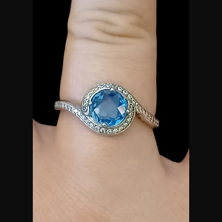 Pandora Radiant Embellishment Ale 925 190968nbs Size 8.5 Blue Crystal CZ Ring