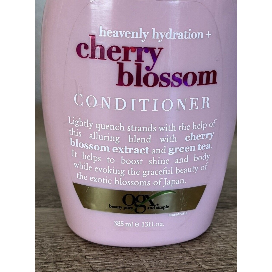 3 OGX Heavenly Hydration + Cherry Blossom Conditioner 13 fl oz - detail