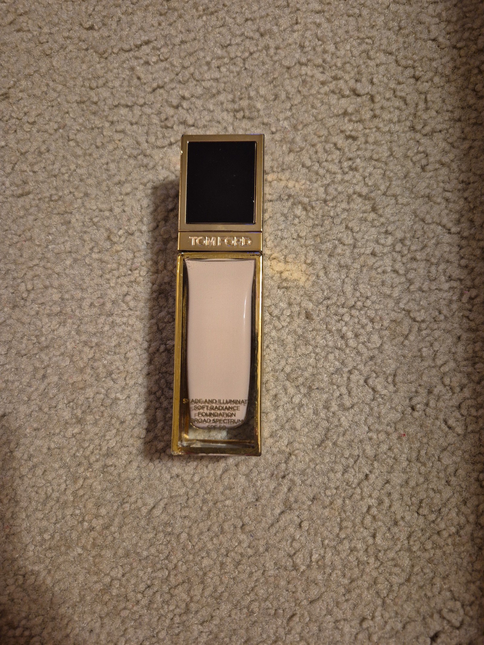 TOM FORD SHADE ILLUMINATE SOFT RADIANCE FOUNDATION PORCELAIN