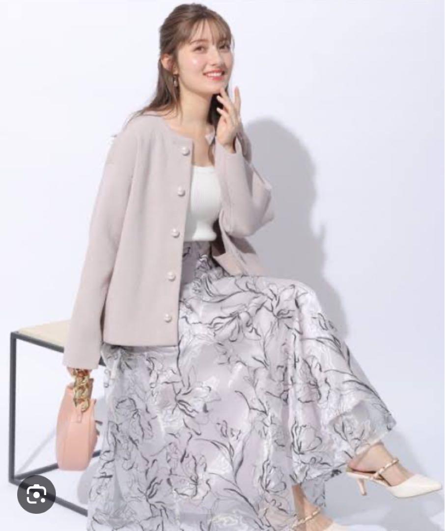 Apuweiser-riche Peony Line Embroidered Skirt