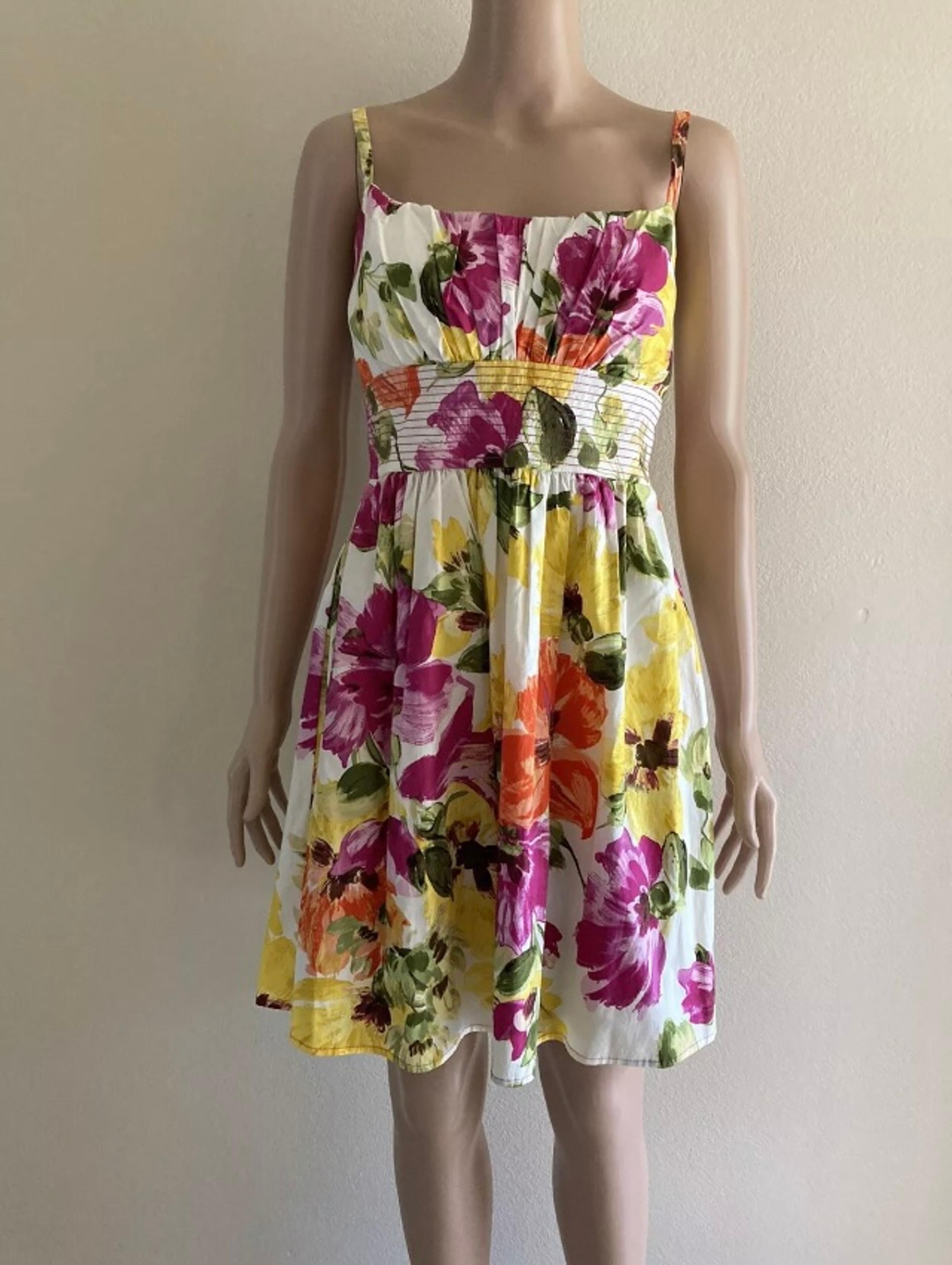 B Smart Knee Length, Adjustable Straps, built In Bra Floral Sundress, Size 6
