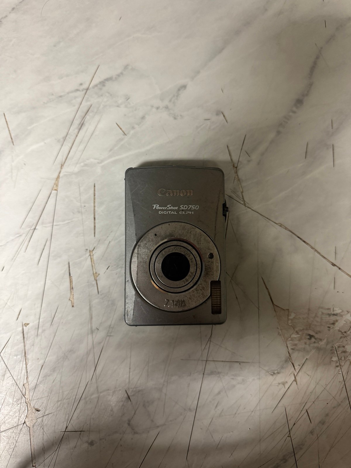 Canon PowerShot Digital ELPH SD750 / Digital Elph 7.1MP Digital Camera Zoom Lens