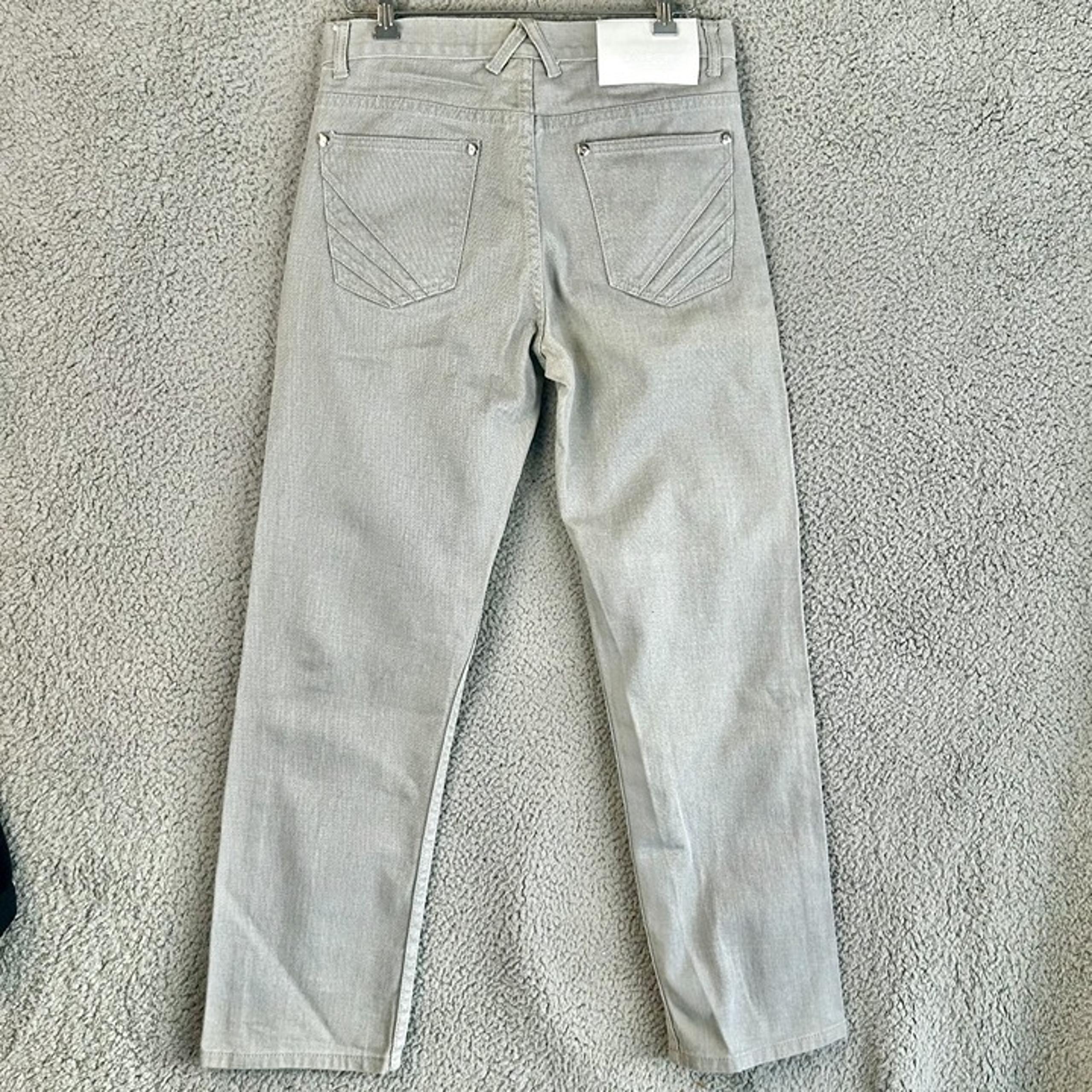 Vintage Y2K Akademiks Gray Denim Jean Size 32x32 Straight leg Hip Hop Skater