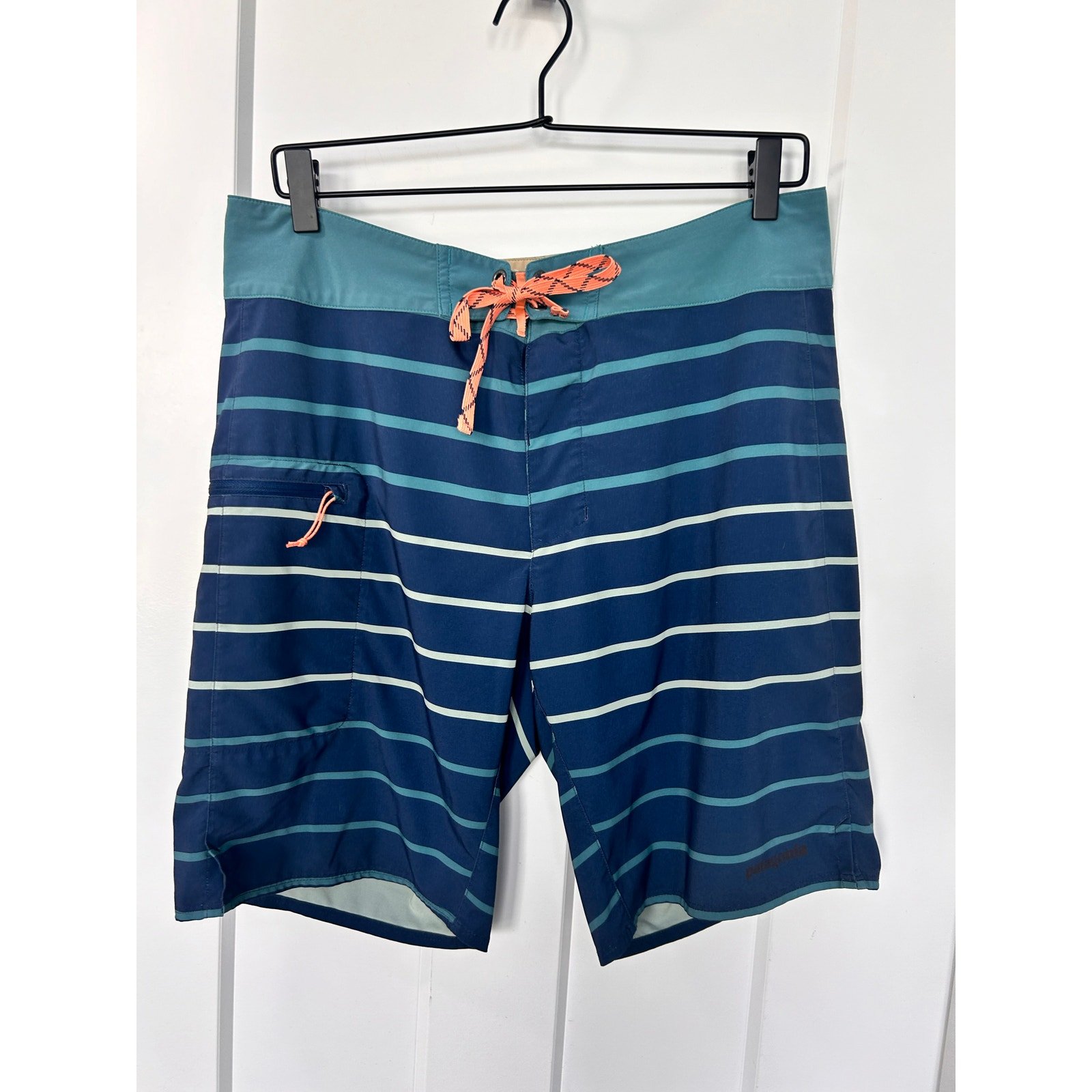 Patagonia Men's Striped Stretch Planing Board Shorts Beach Blue White Size 32