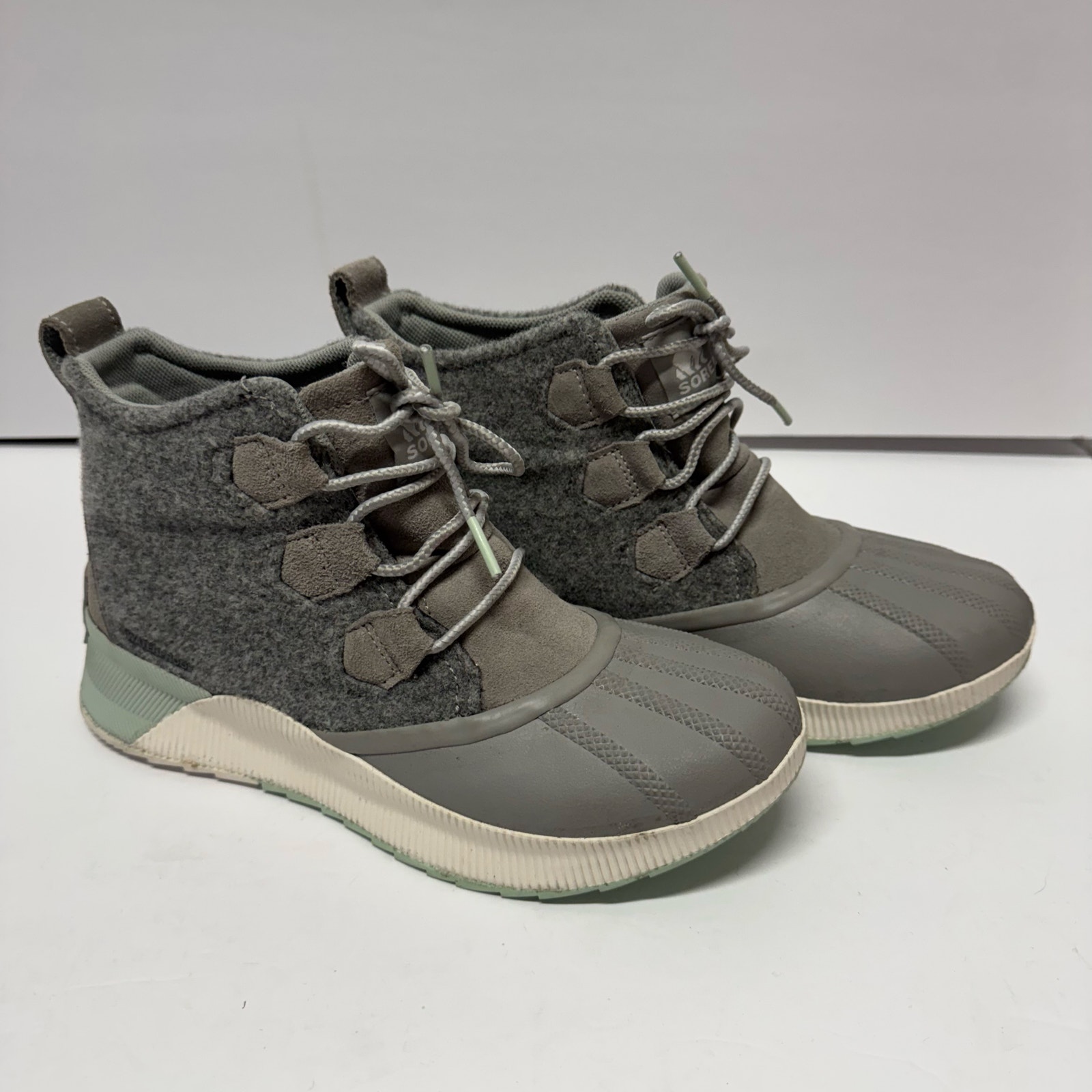 Sorel Womens Out N About III Classic Duck Winter Boots Dove Gray Rubber Size 9