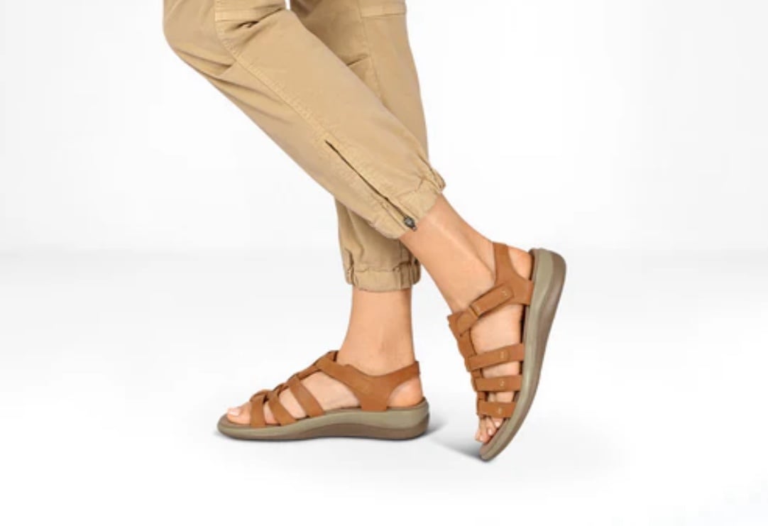 womens sandals size 10 camel color