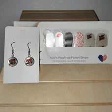Love Park Color Street Love Earring & Nail Bundle