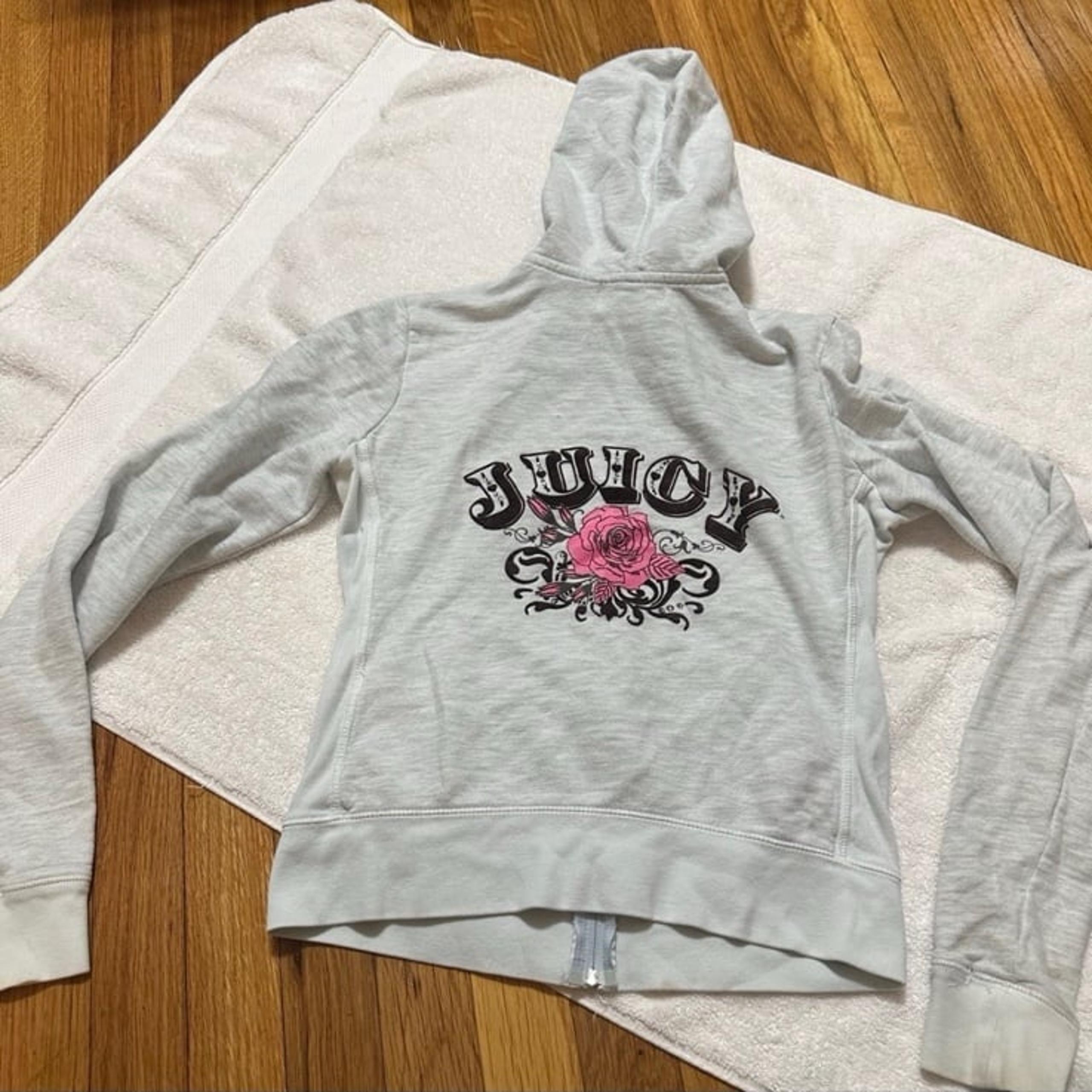 Juicy couture vintage pink rose logo size m flaw