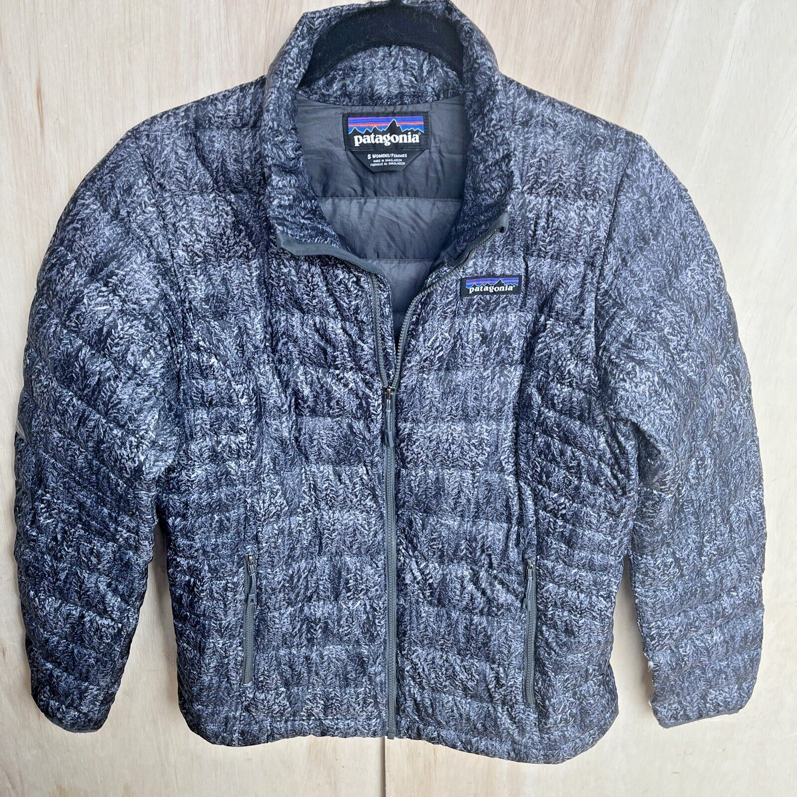 Patagonia womans size Small down Nano puffer Jacket Coat black white full zip