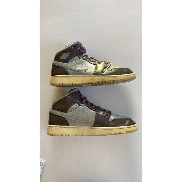 Nike Air Jordan 1 Mid Shoes