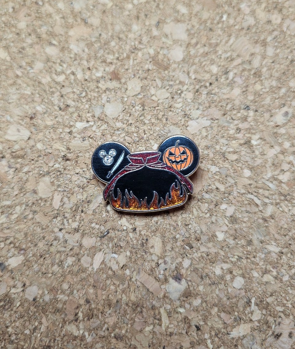 Disney Pin Headless Horseman Hidden Mickey SUPER CHASER
