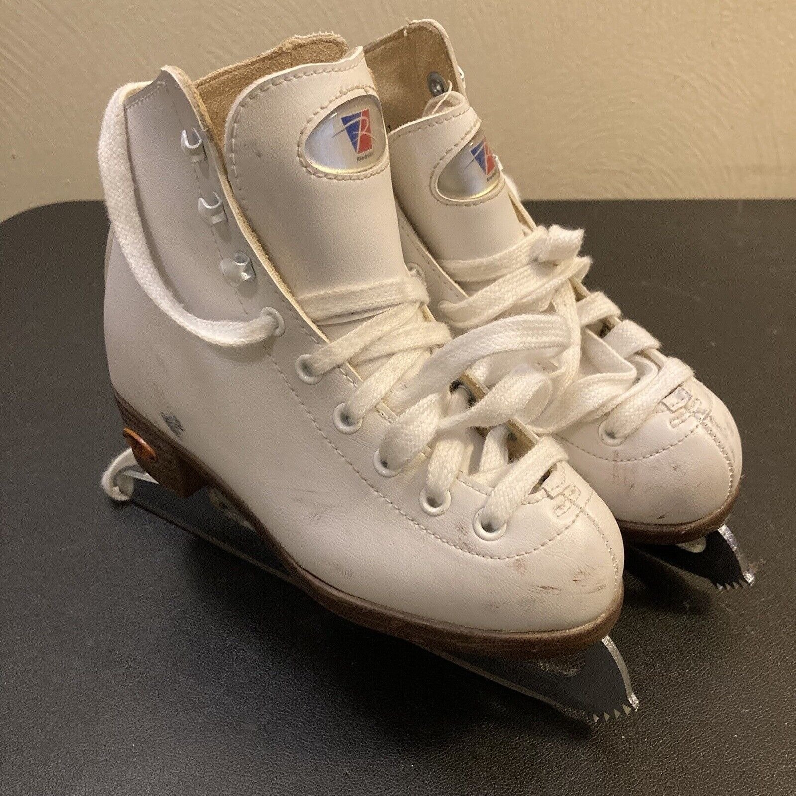 RIEDELL GIRLS Youth FIGURE SKATES WHITE LEATHER Kids SIZE J 11
