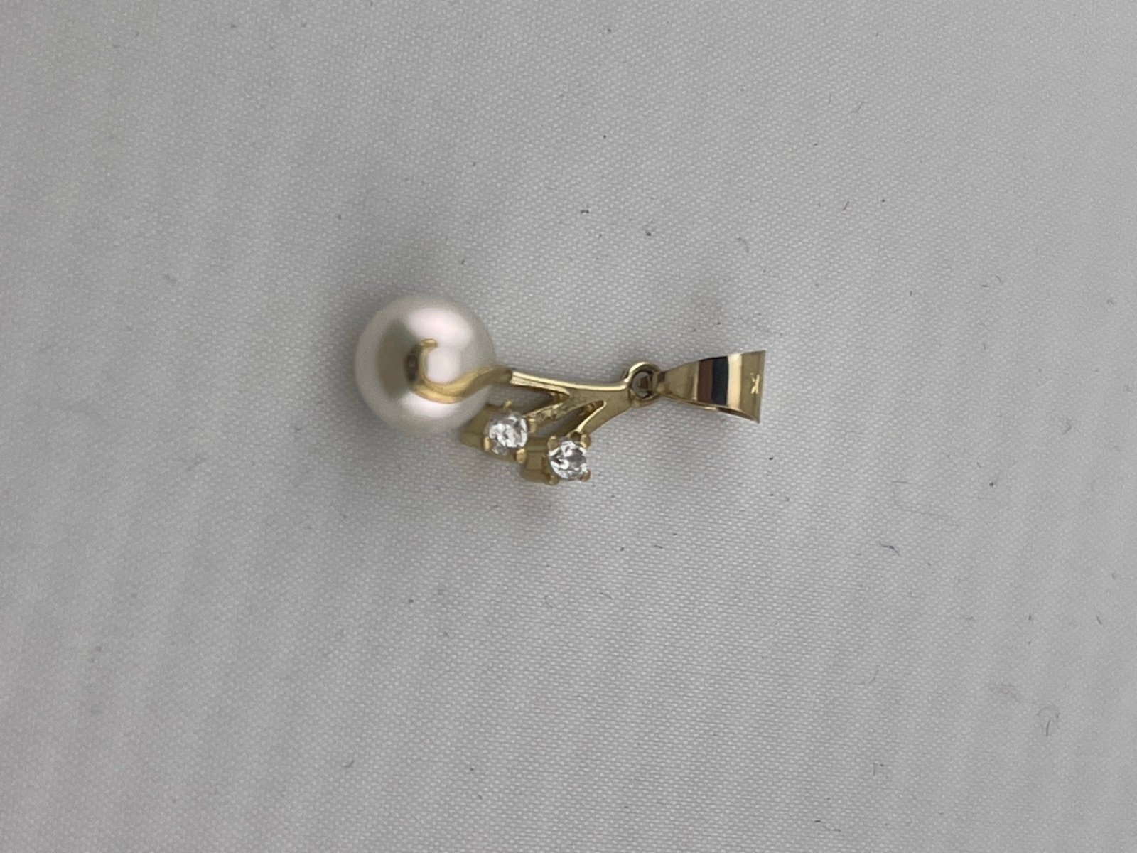 Vintage 7 mm pearl and simulated diamond ring 10 karat yellow gold