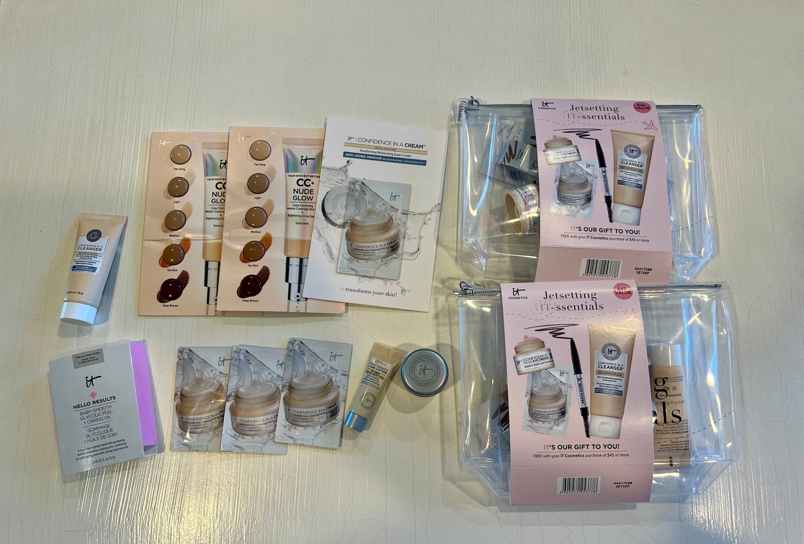 IT Cosmetic bundle