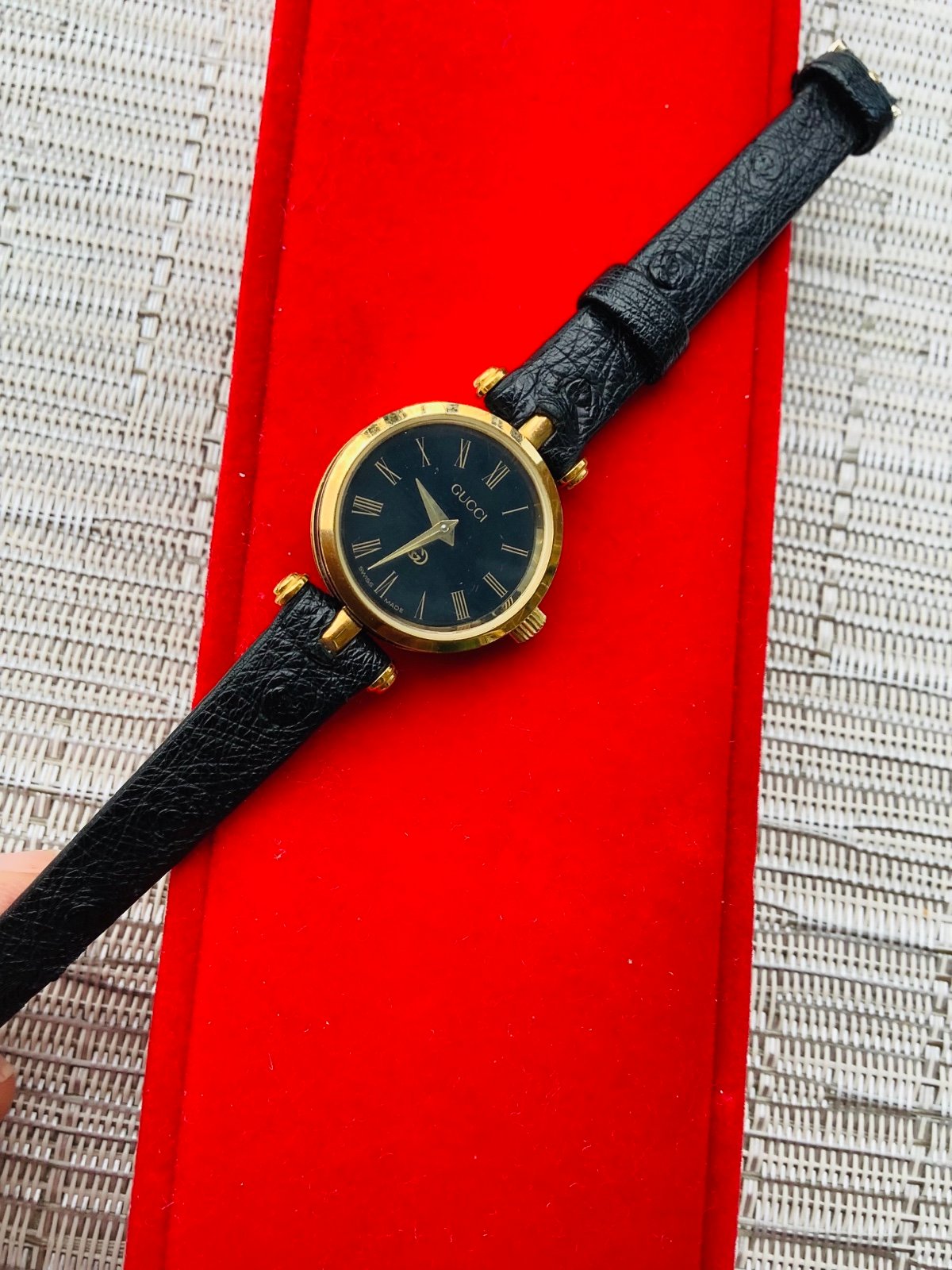 Authentic GUCCI ladies watch FULLY SERVICED !!!