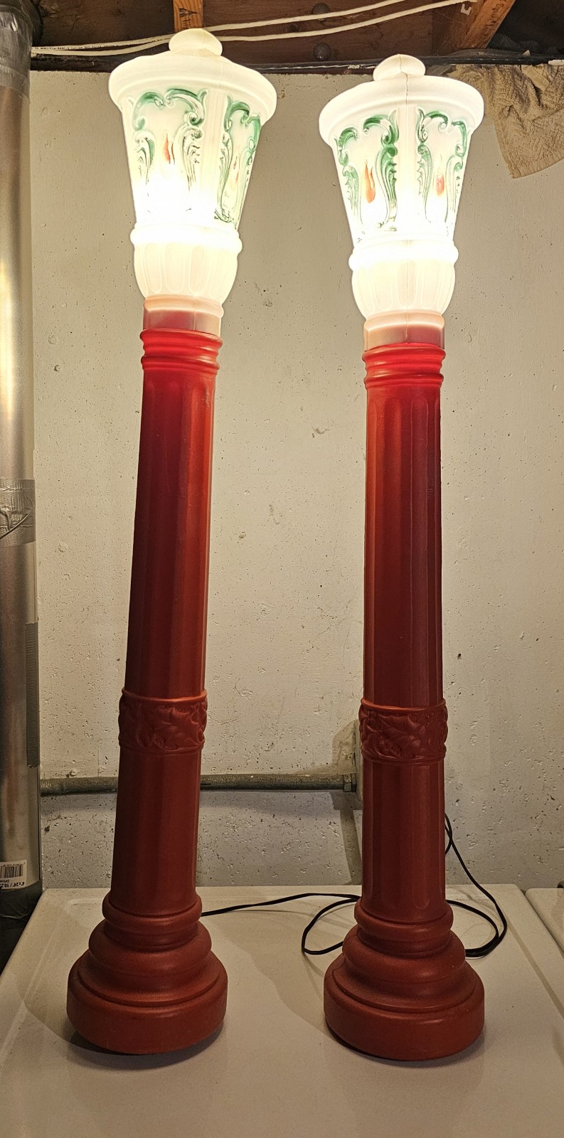 Empire Plastics Corp Vintage 1969 Lighted Lamp Post, Set of 2