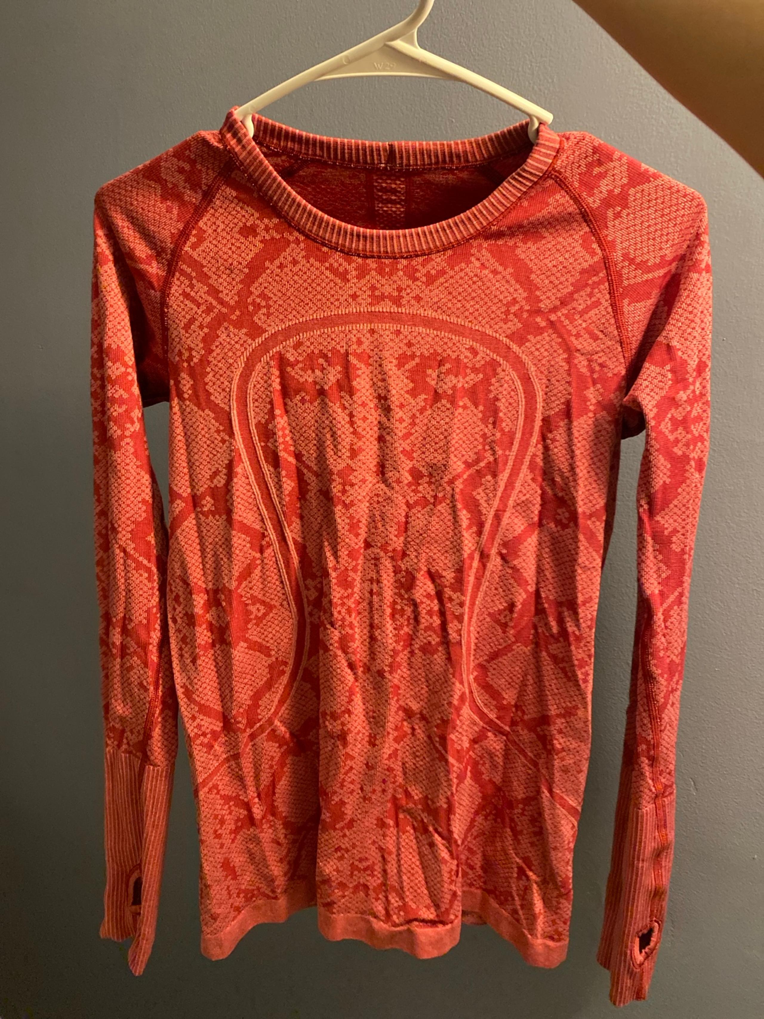 Lululemon Long Sleeve swiftly