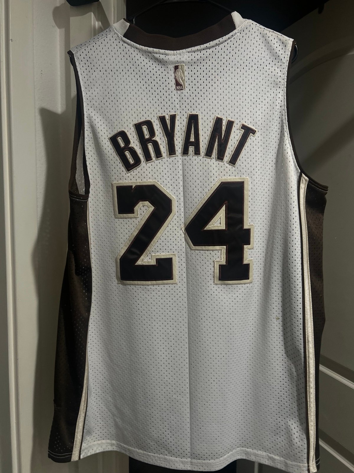 Los Angeles Lakers Kobe Bryant NBA Jersey - Men’s size L