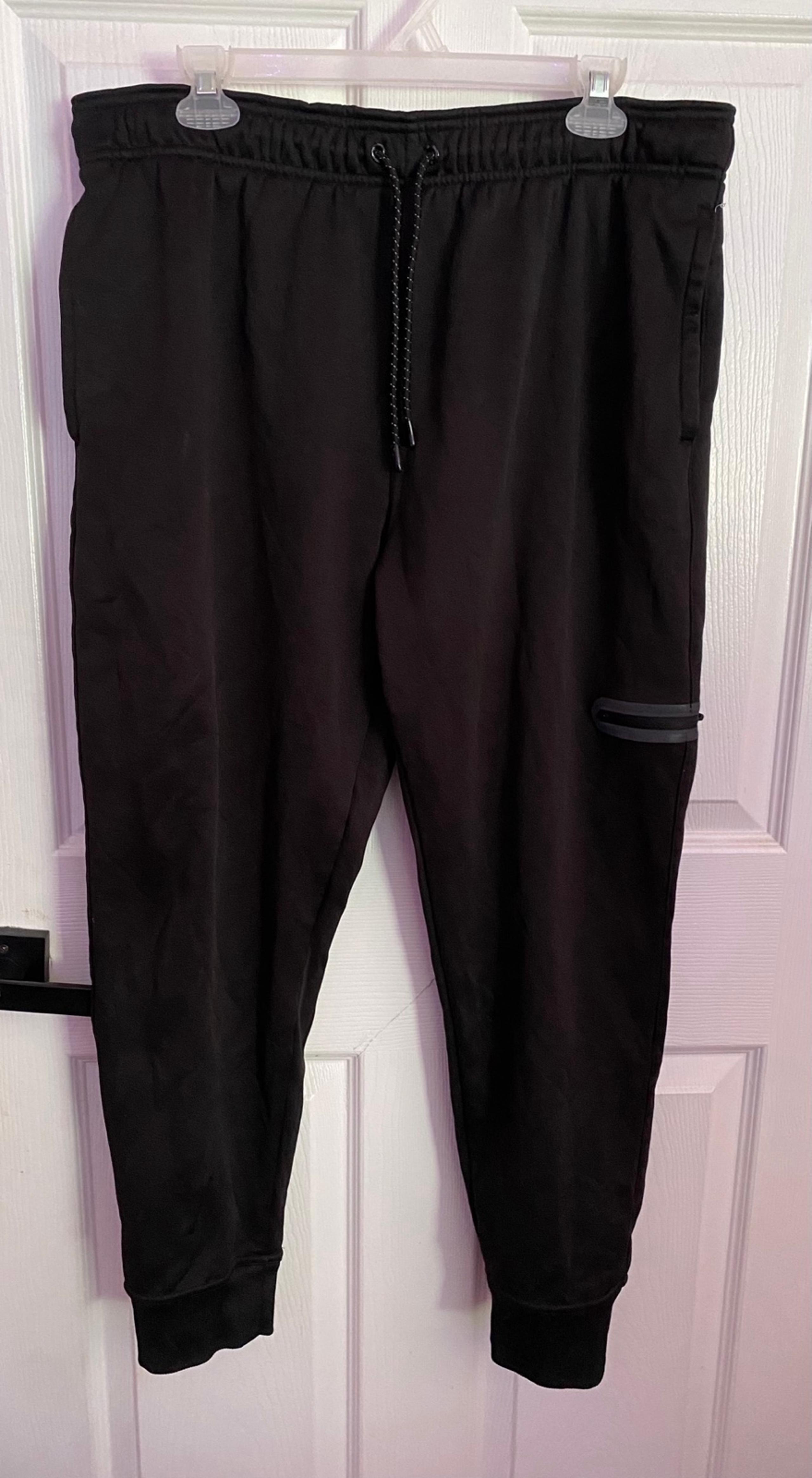 Reebok Men’s Black Jogger Sweatpants Fleece Lined, Zip Pocket, Size: XL