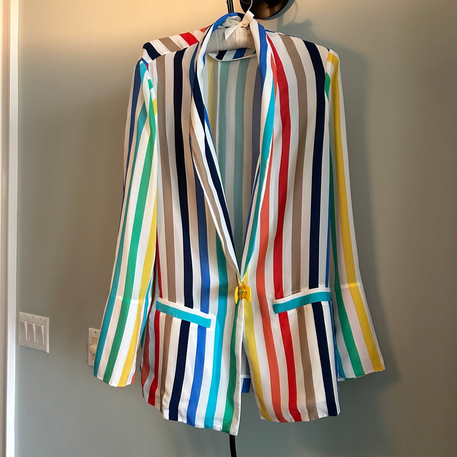 Alice and deals olivia red blazer