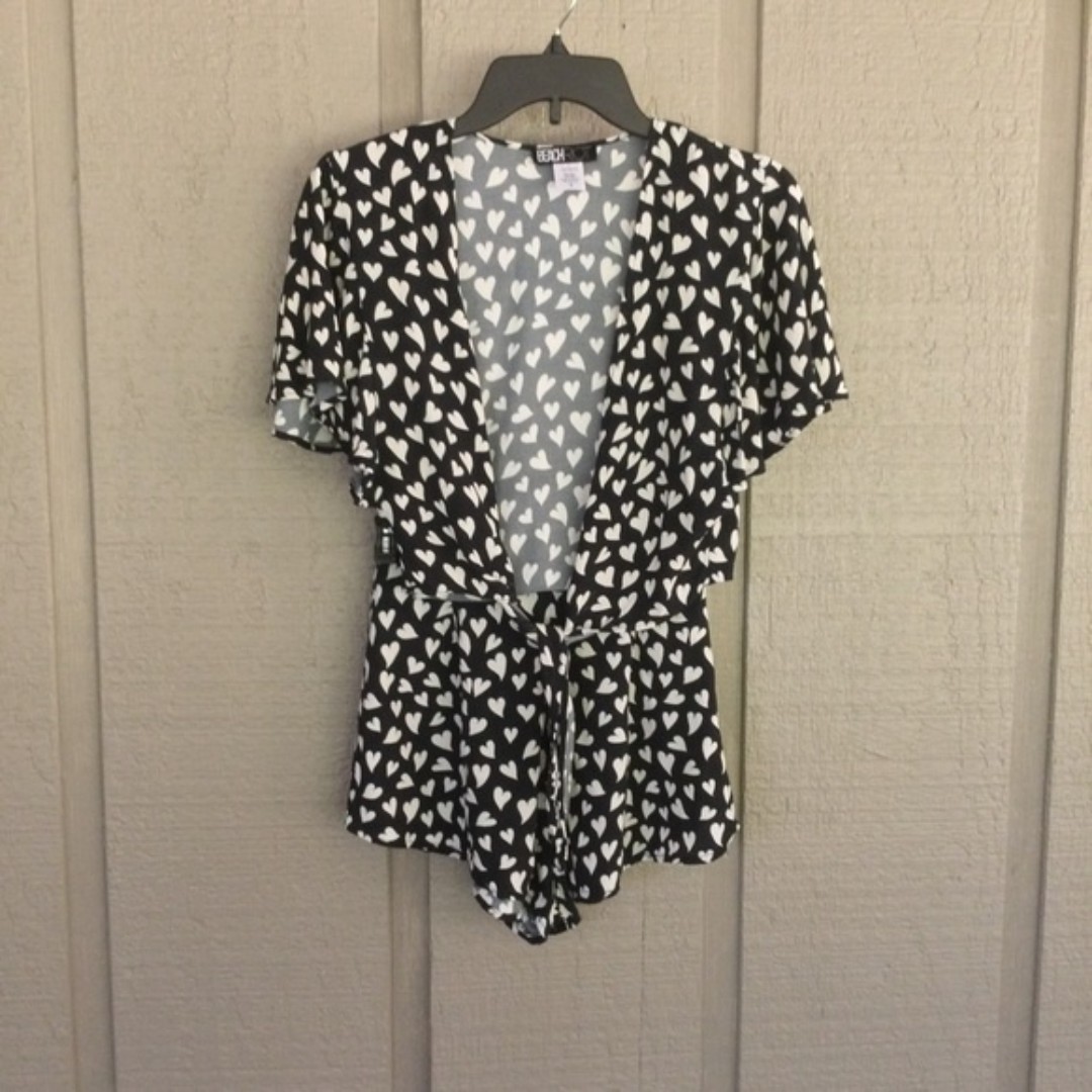 Beach Riot Black White Hearts Print Rayon Tie Front Crop Top With Short Set SZ S