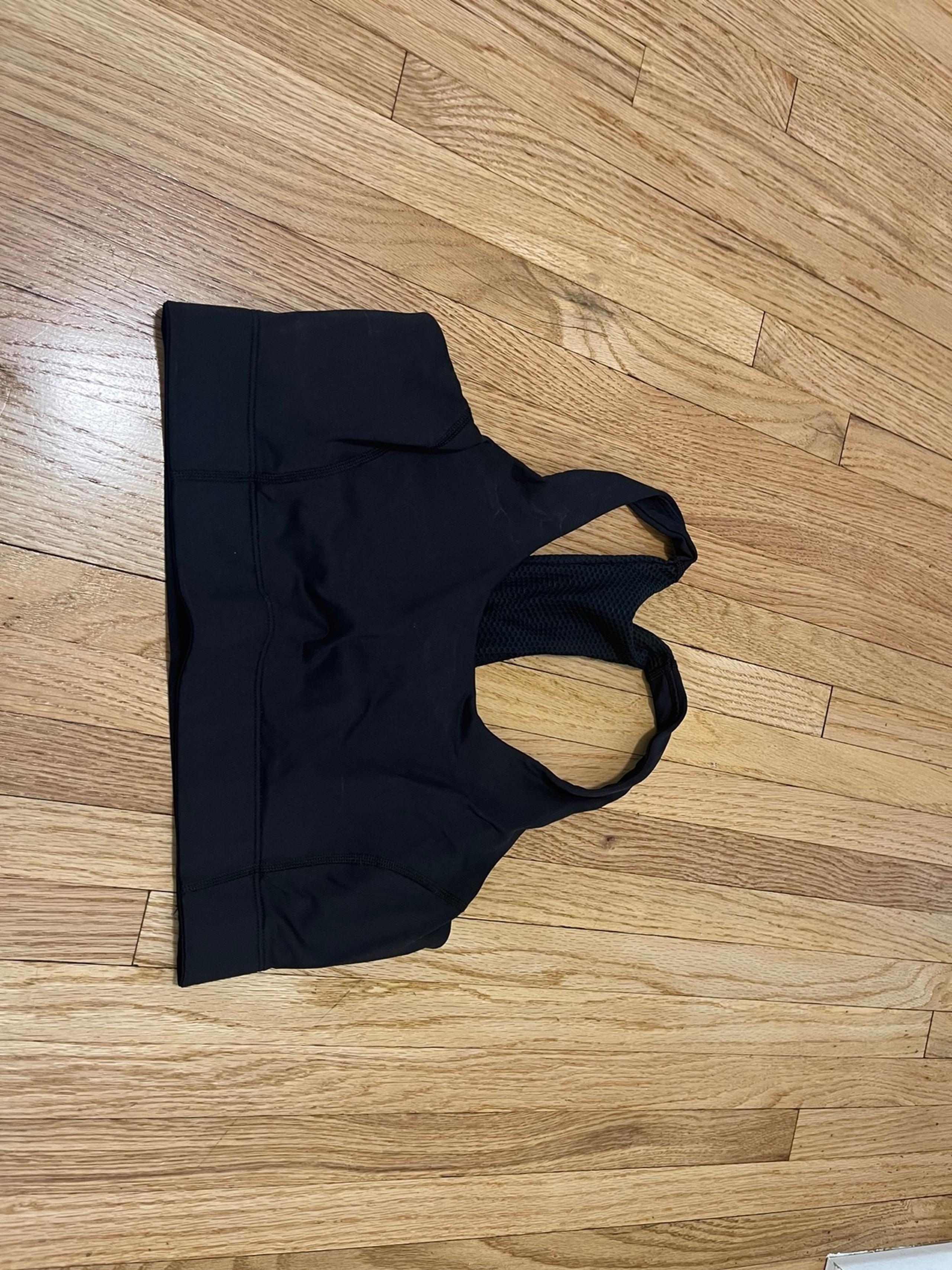 Black Women’s Sports Bra Size Medium - Outdoor Voices