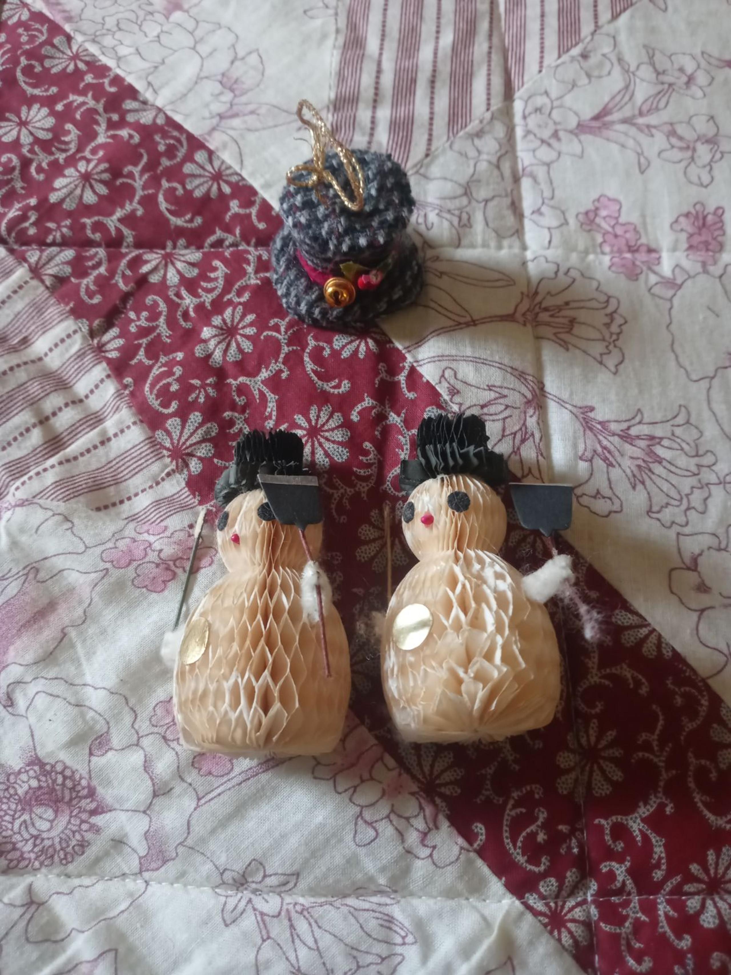 Vintage mini honeycomb snowmen