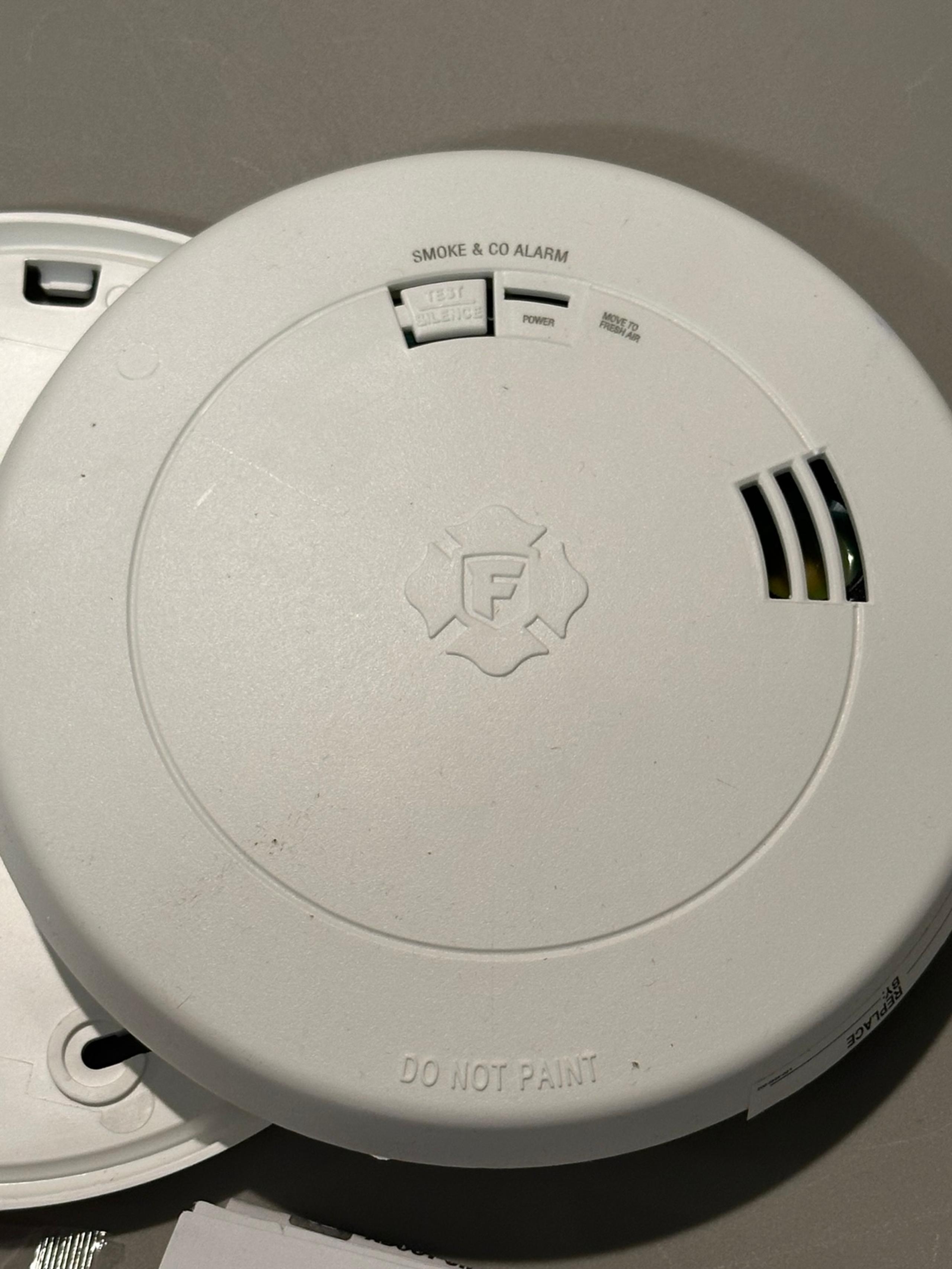 First Alert smoke and carbon monoxide detector, NIB