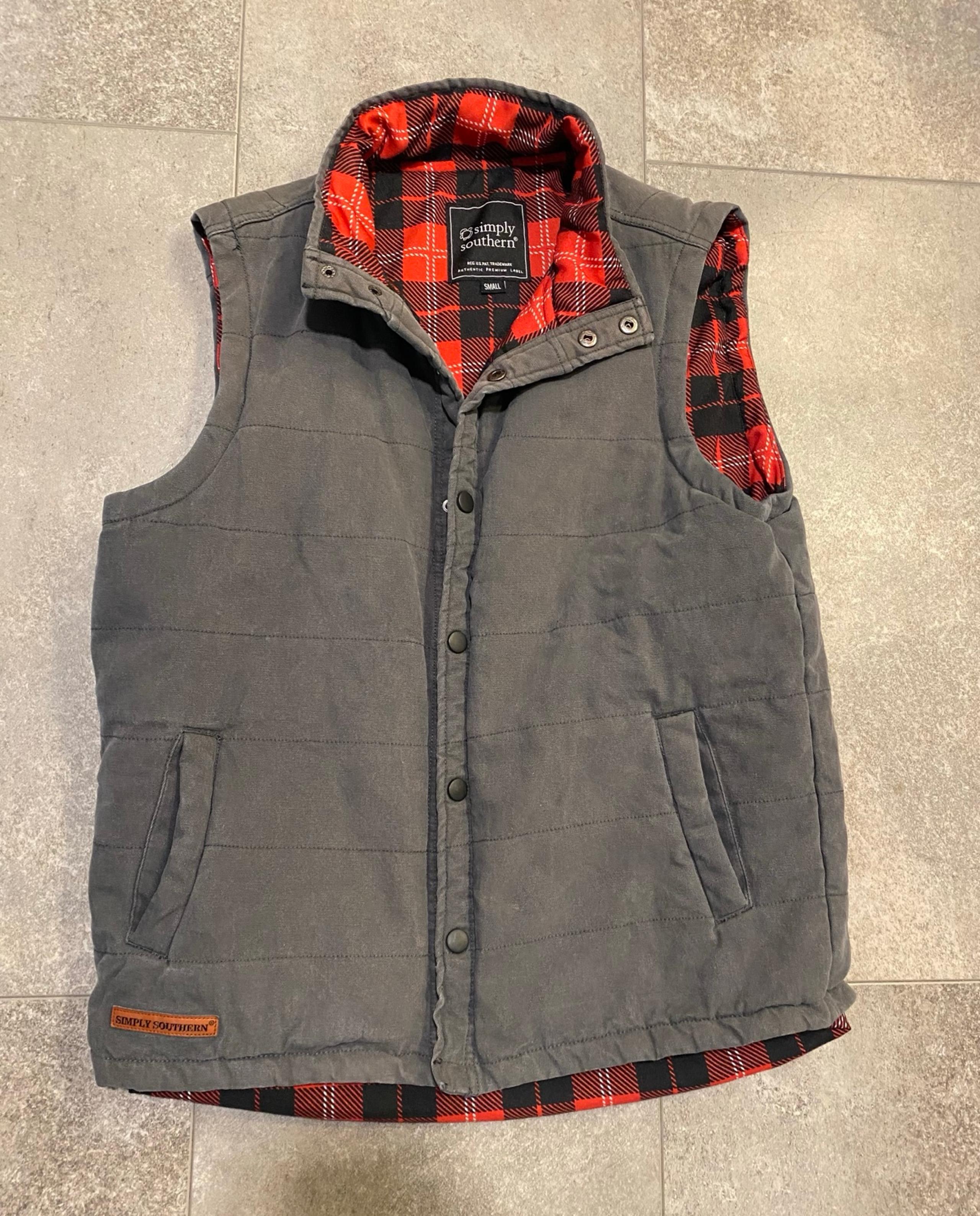 Simply Southern Men's Gray Red Plaid Quilted Snap Front Vest w/Pockets