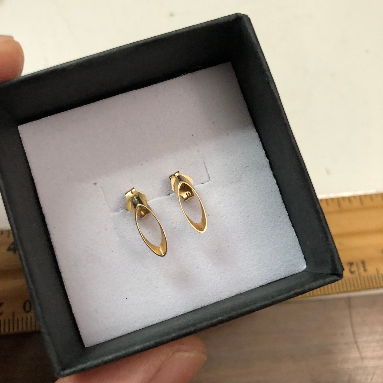 14k solid gold studs earrings