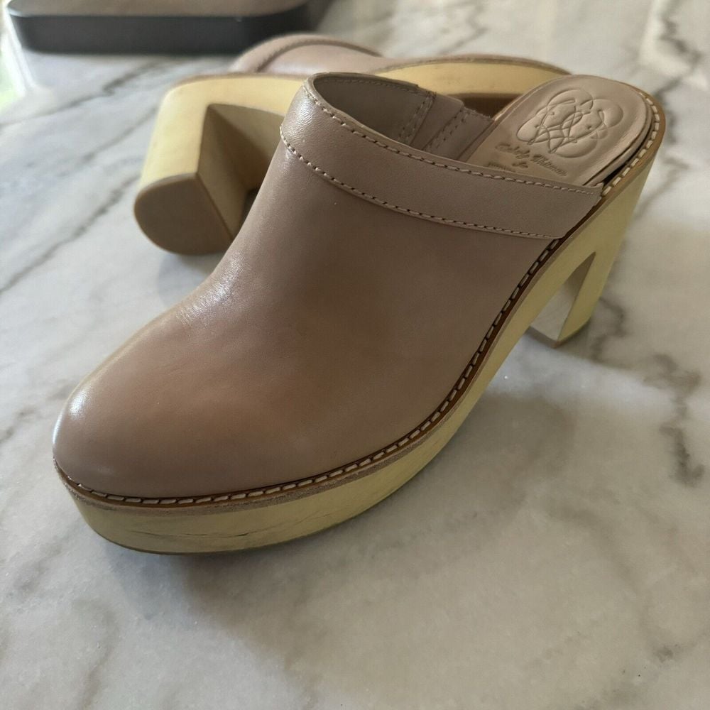 Kimberly Whitman X Antonio Melani Clogs Womens 8.5 Tan Shoes Camellia Toast