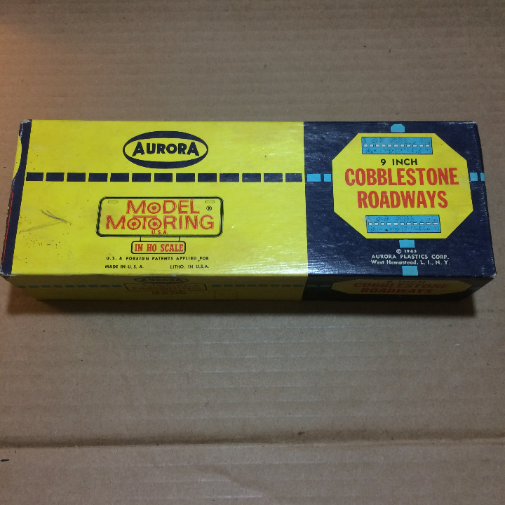 Aurora Model Motoring Vtg 9 Inch Cobblestone Roadways 1965 Track With Box Slot