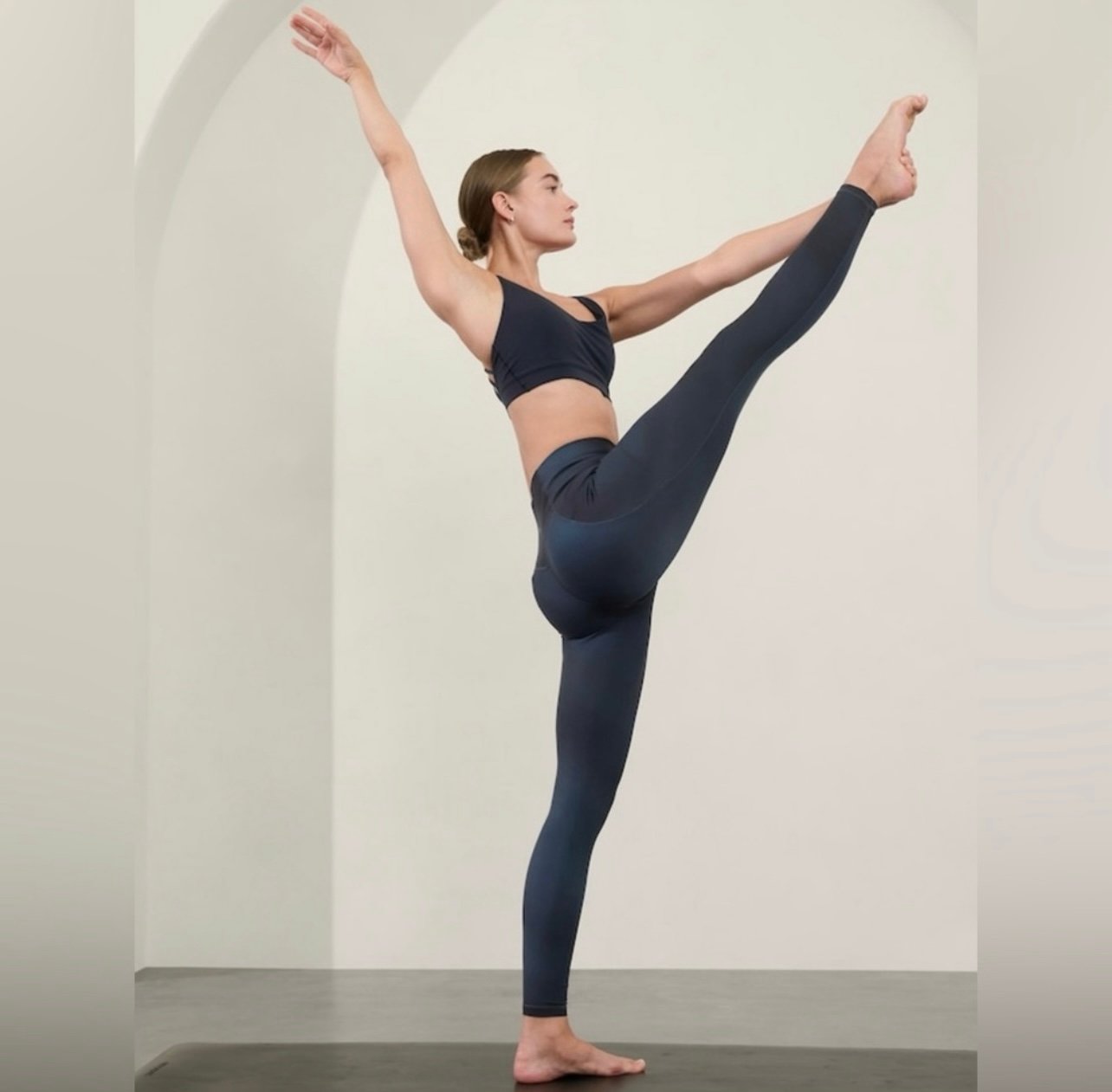 Athleta Salutation Stash High Rise Legging size MT Medium Tall