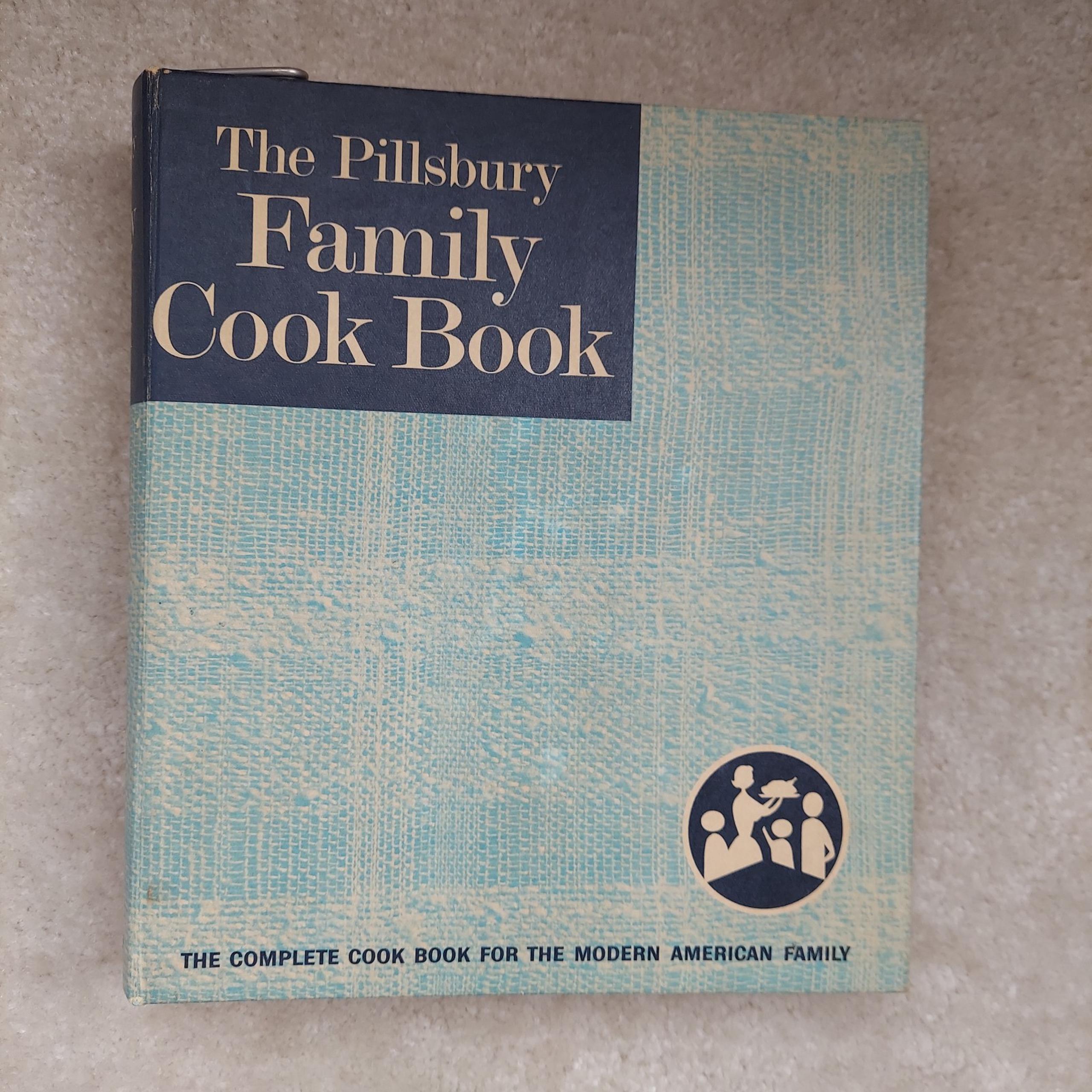 THE FAMILY COOK BOOK - Pillsbury