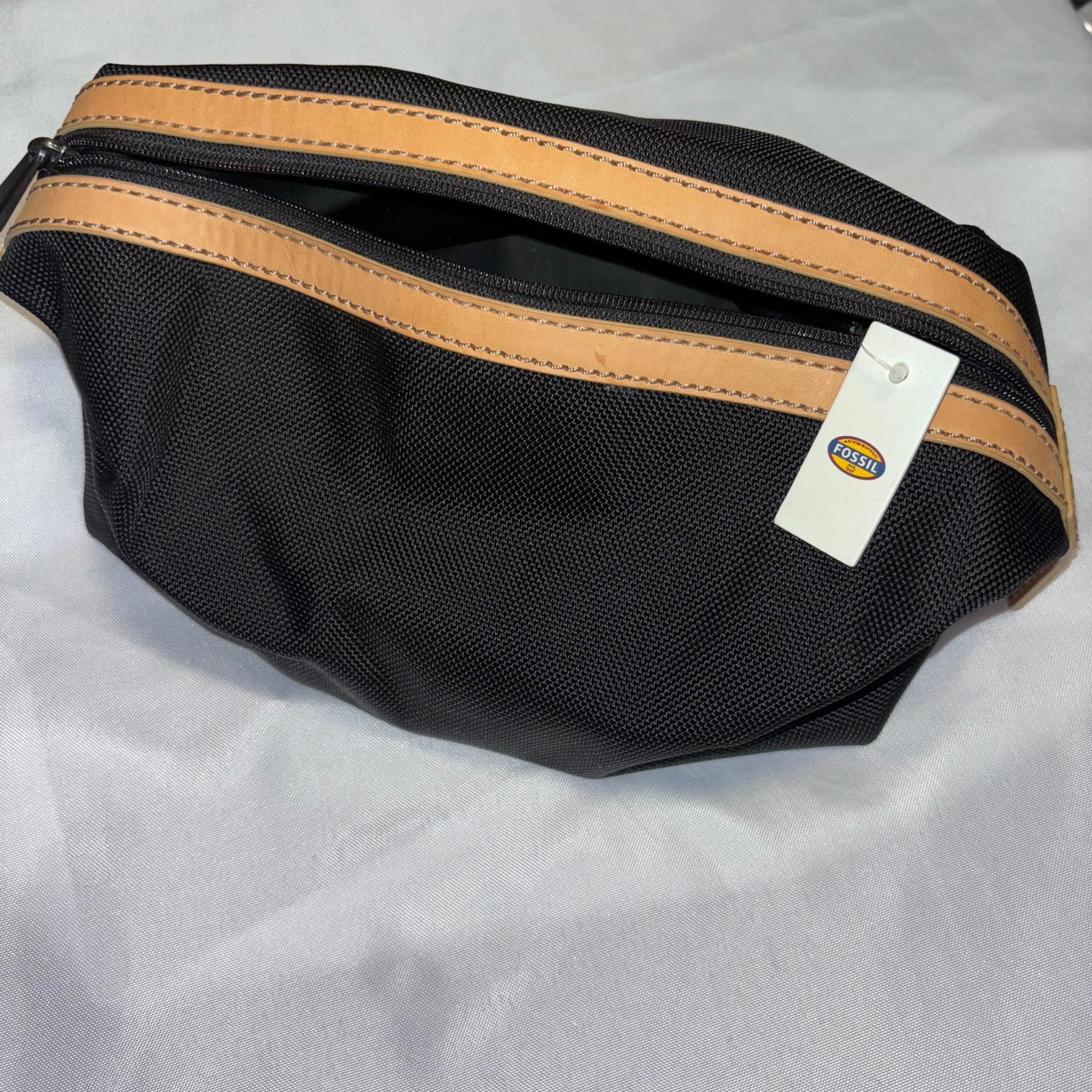 NWT Fossil Kent travel kit zip bag