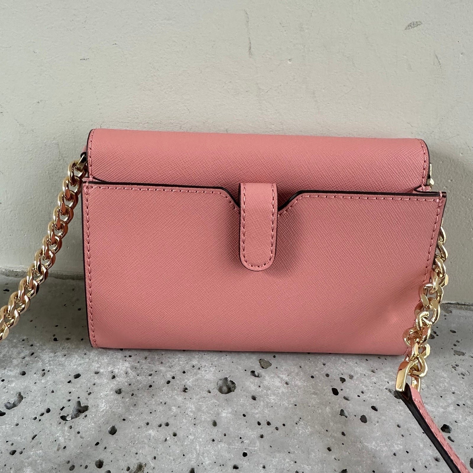 michael michael kors jet set travel saffiano leather smartphone crossbody