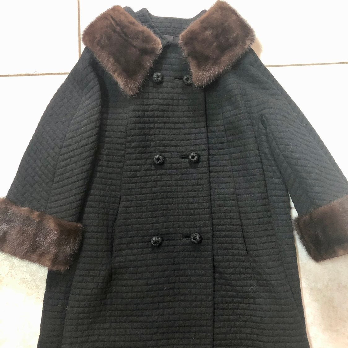 Stunning Unique Vintage Union Made Genuine Fur Trimmed Jan Kell Wool Coat