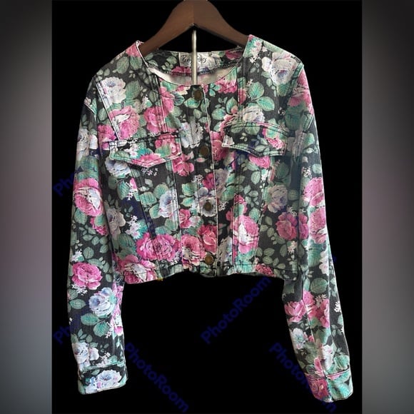 RARE Vintage Paris Blues Crop Floral Jean Jacket in Excellent Condition - Medium