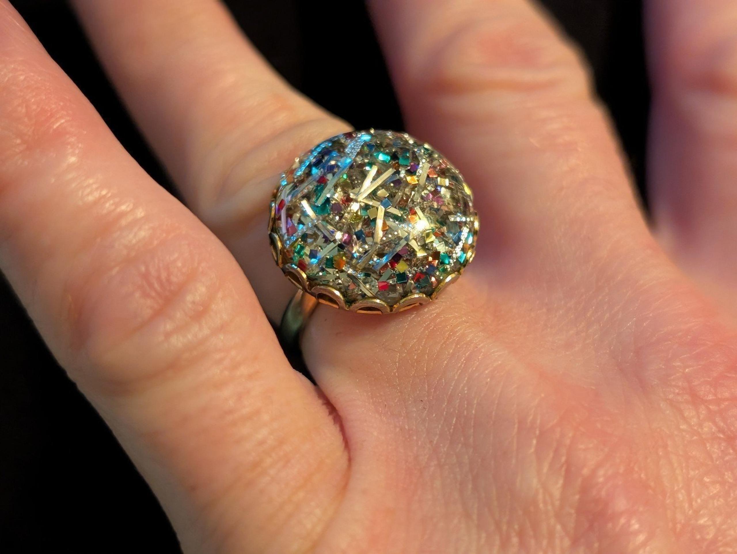 Vintage rare adjustable Sarah Coventry ring, excellent condition