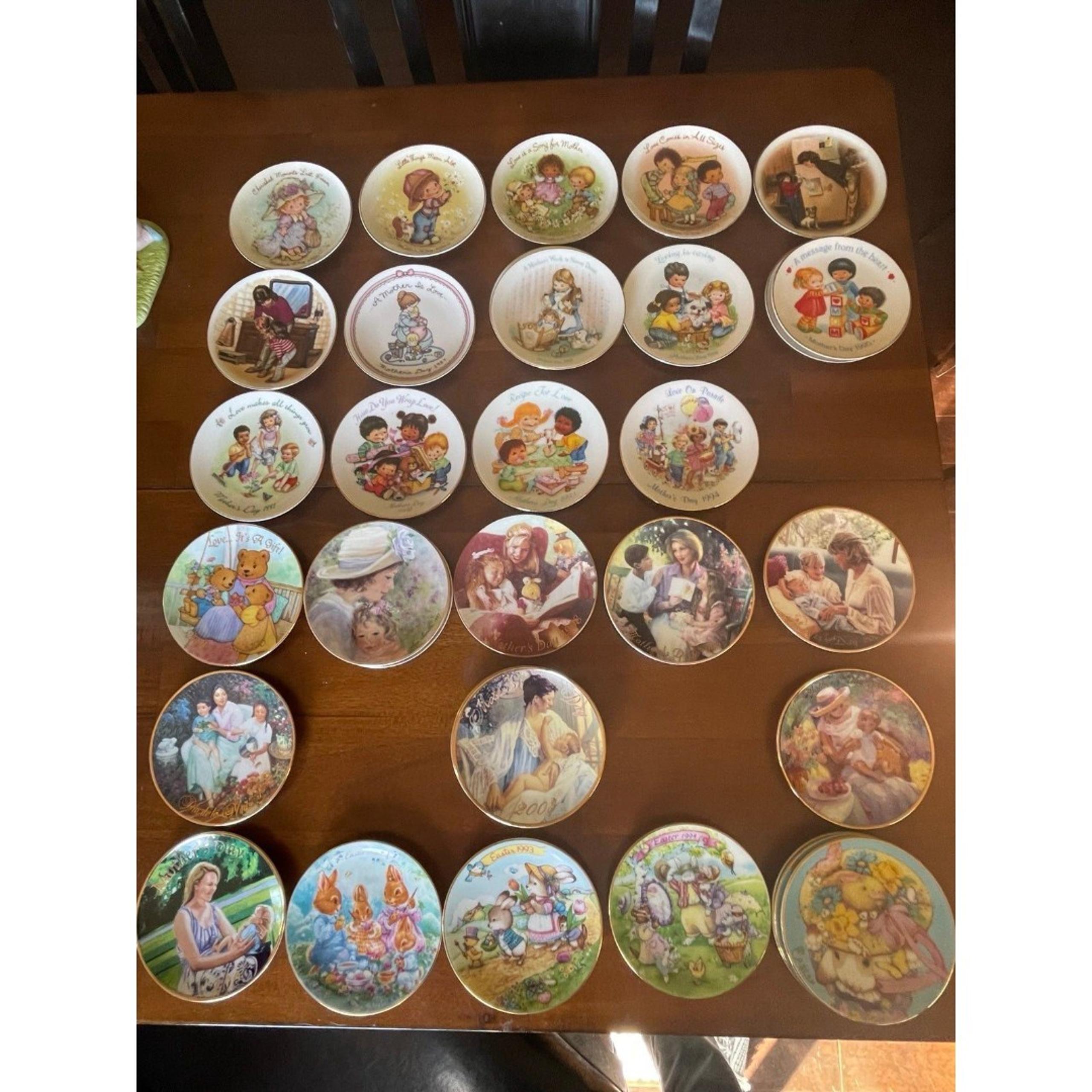 VINTAGE 34 Avon Mothers Day and Easter plates 1981-2006 82,83,84,85,86,87,88,89