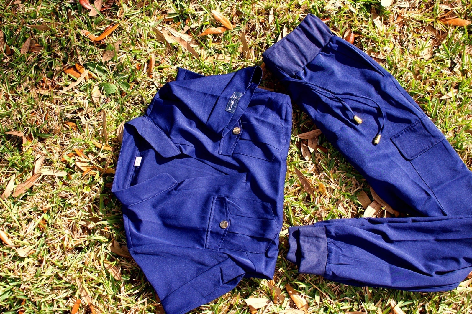 Scrub set