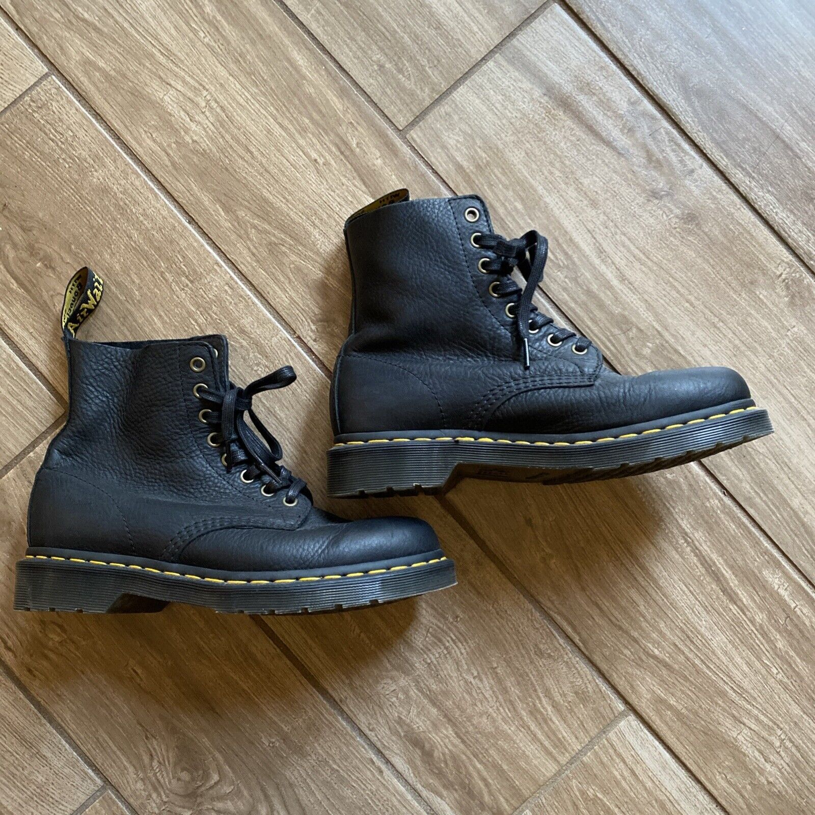 Dr Martens Doc Combat Boots Womens Size 8 Black Leather Lace Up 8-Eye