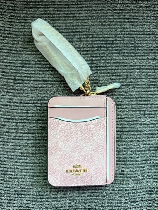 COACH Zip Card Case Powder Pink Signature Canvas - NWT