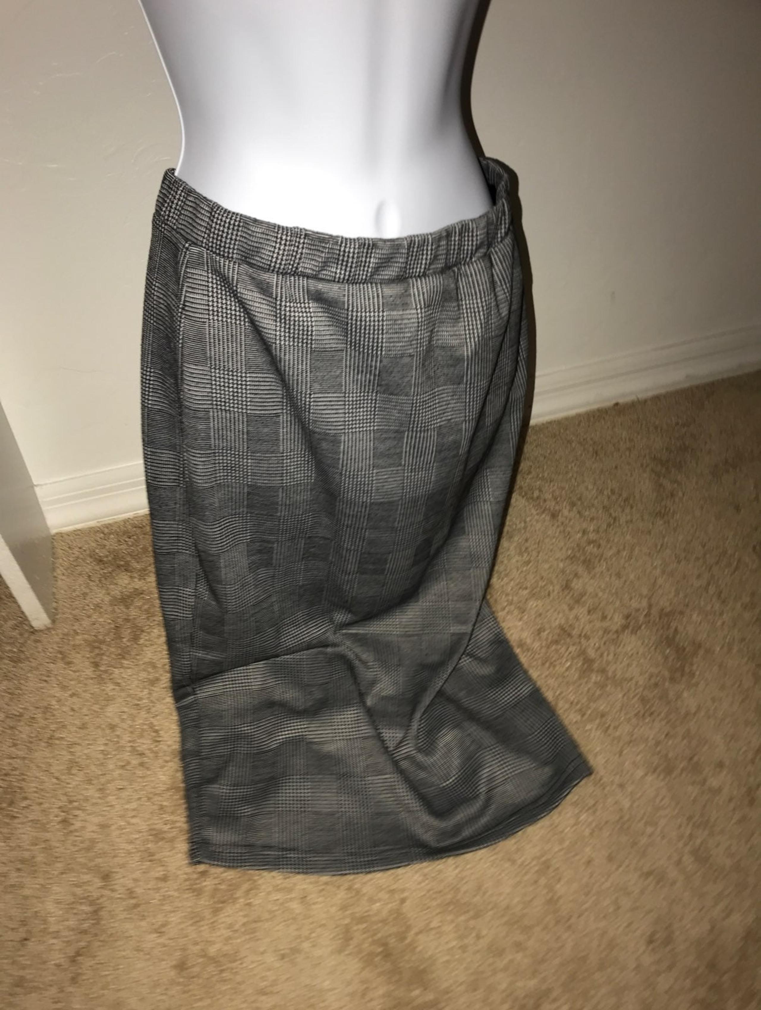 Pencil skirt size L