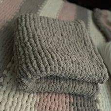 Chunky Knit Blanket Small: 35x50
