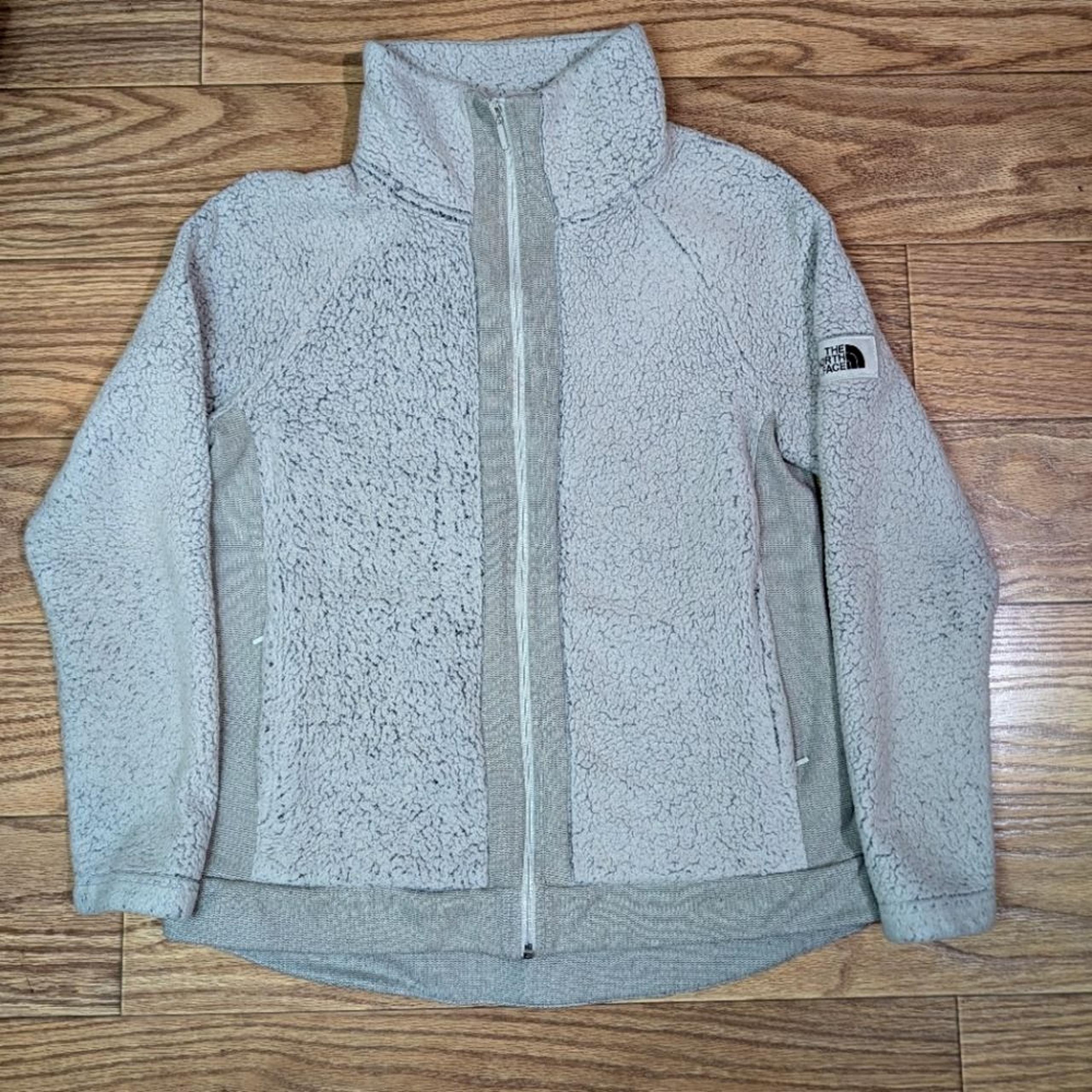 The Northface Women's Lg 1/4 Zip Fleece Pullover in Gray Outdoor Hiking Gorpcore