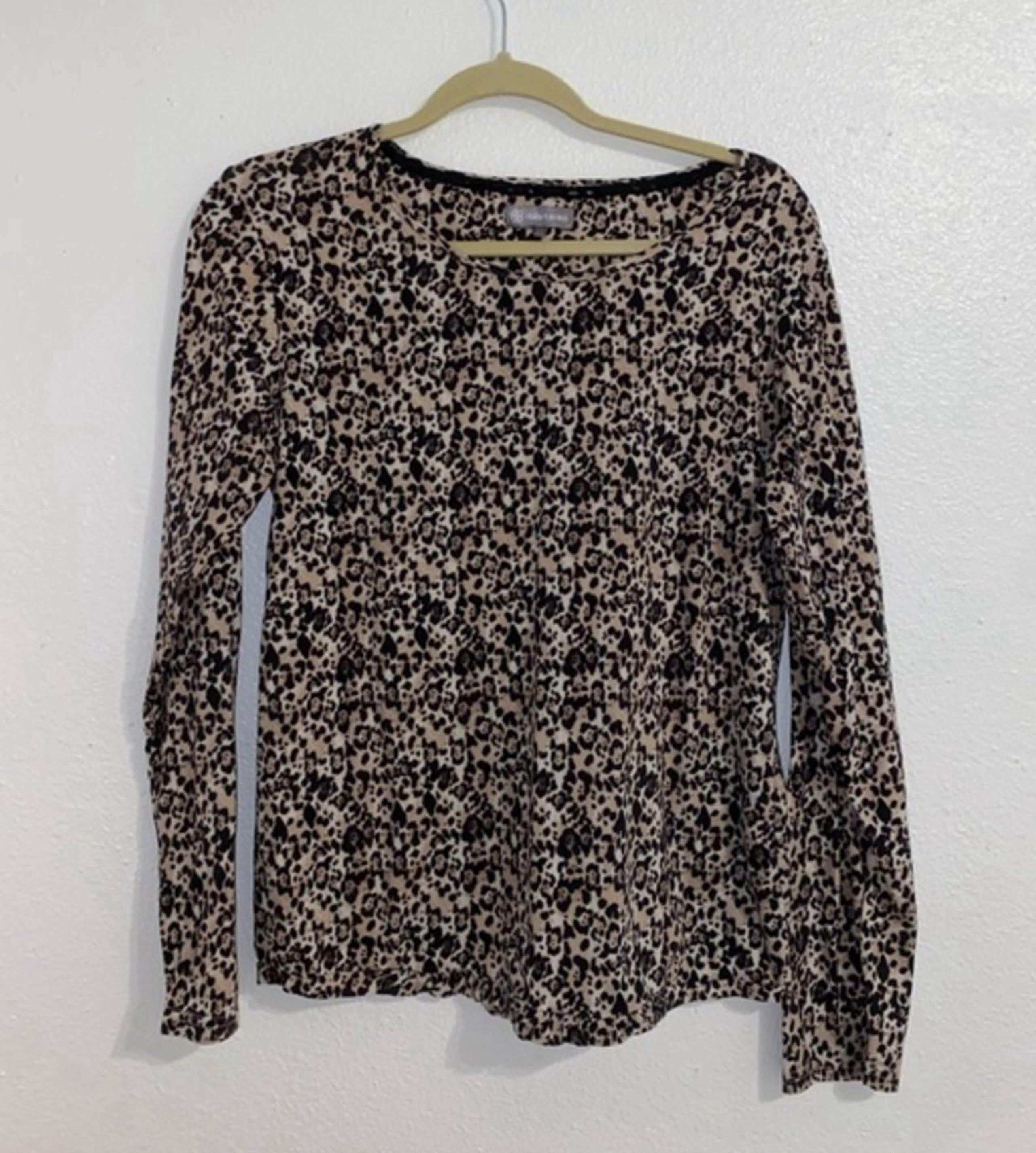 2 Piece Cheetah Print Pajama Loungewear Set Size Medium - Daisy Fuentes