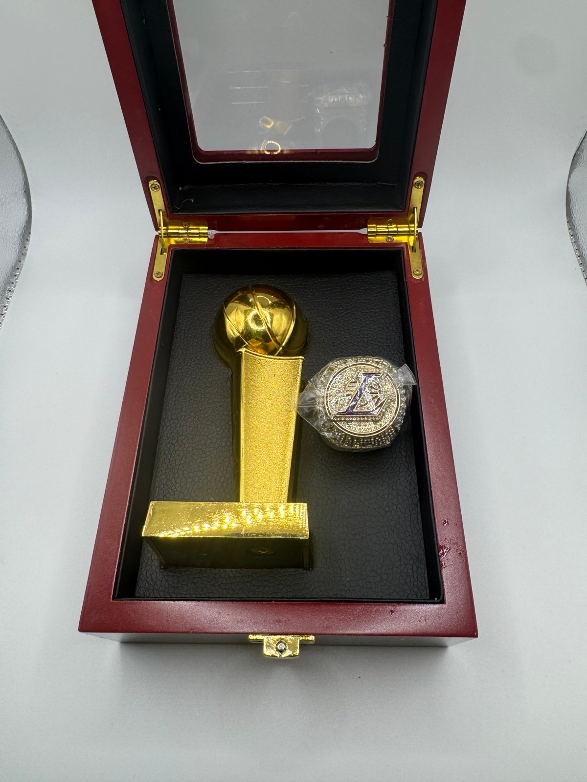Los Angeles Lakers NBA Championship Ring MINI TROPHY + CASE